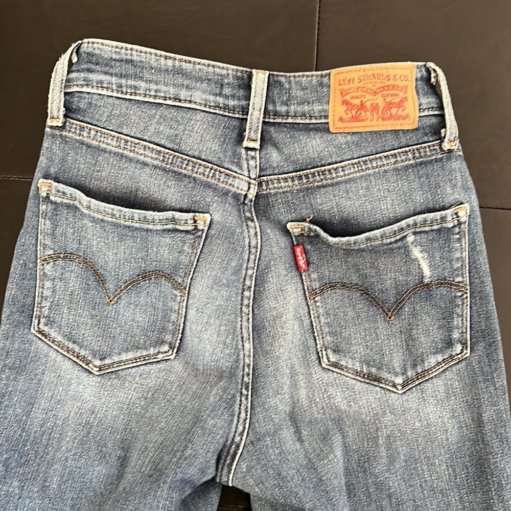 Levi’s 721 High Rise Skinny Jeans - Picture 4 of 6
